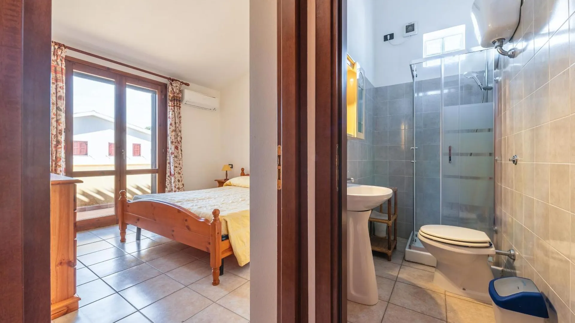 Casa Leo Villa SantʼAnna Arresi 0*,  Olaszország